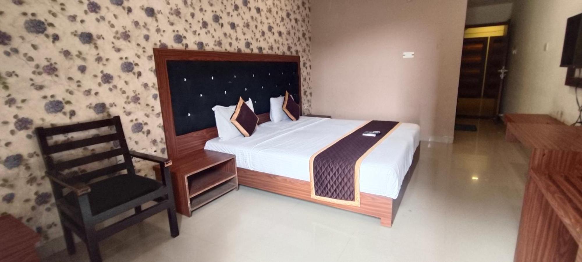 Hotel Admire Suite Chennai Exterior photo