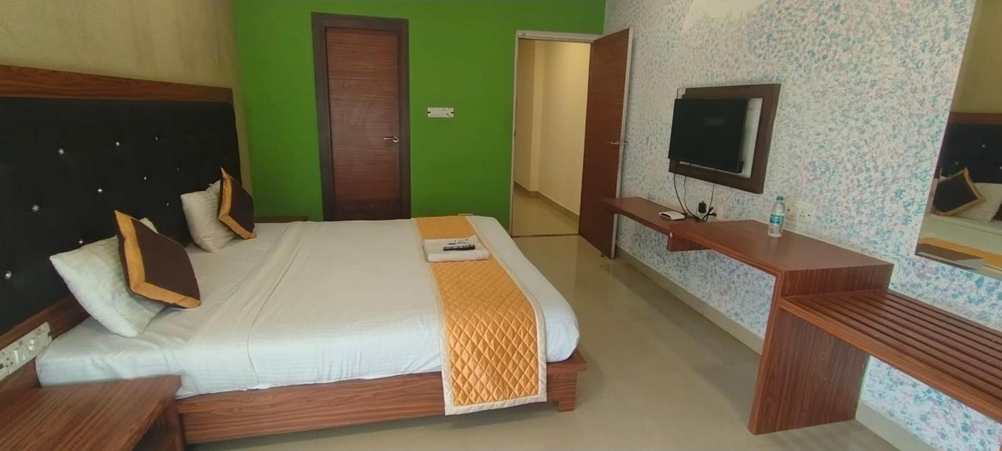 Hotel Admire Suite Chennai Exterior photo
