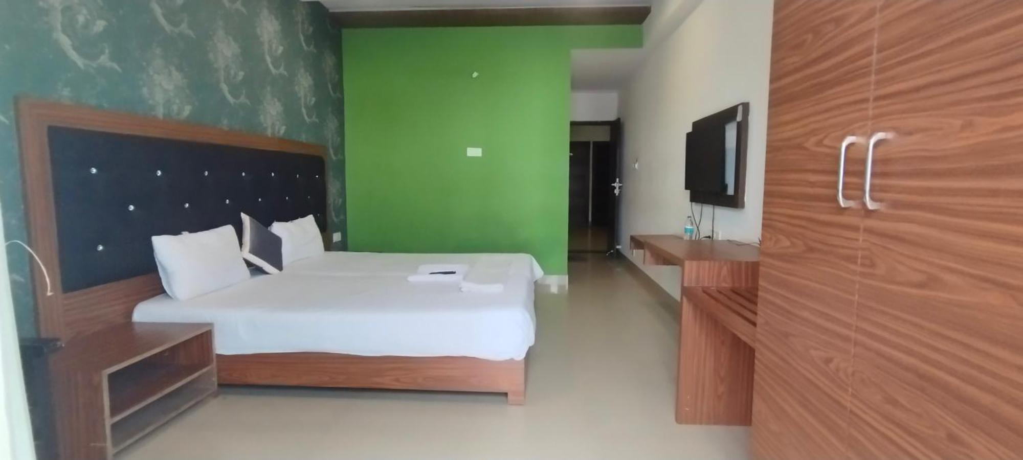 Hotel Admire Suite Chennai Exterior photo